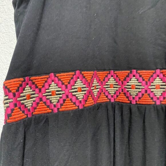 Catherines Women's Sleeveless Round Neck Embroidered A-Line Dress Black Plus 3X - Picture 4 of 9